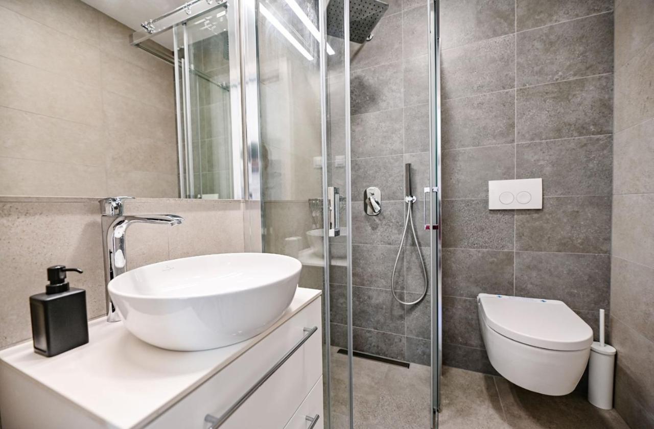 Apartment Flori With Sea View Малинська Екстер'єр фото